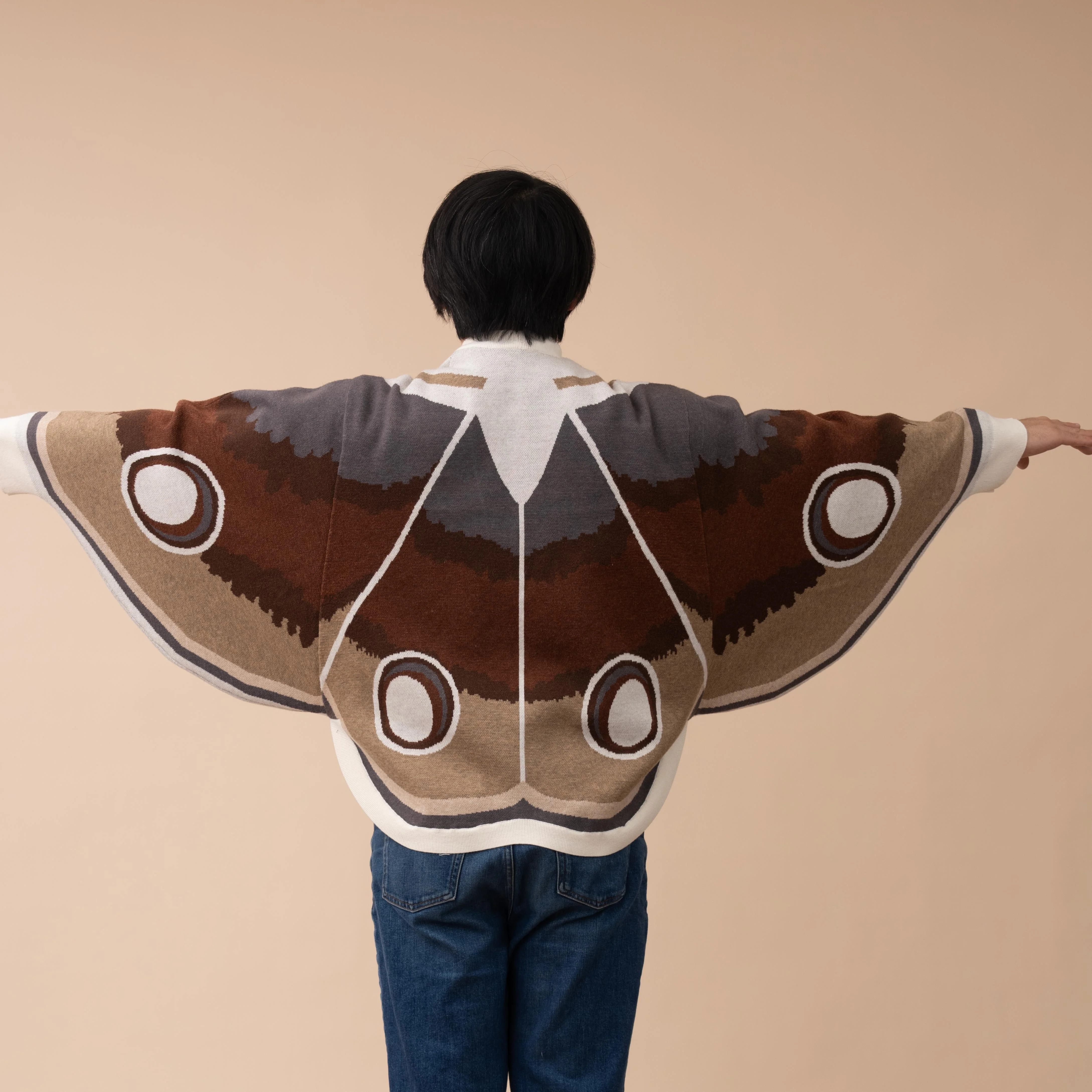 Giant Peacock Moth in White - Image 14